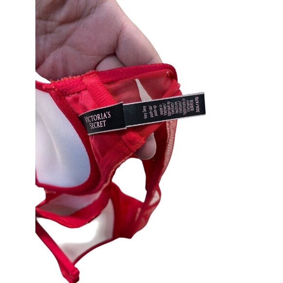 VICTORIA SECRET Very Sexy Push-Up 32A Bra Red Velvet Studded Front Closure Pad - Picture 4 of 8